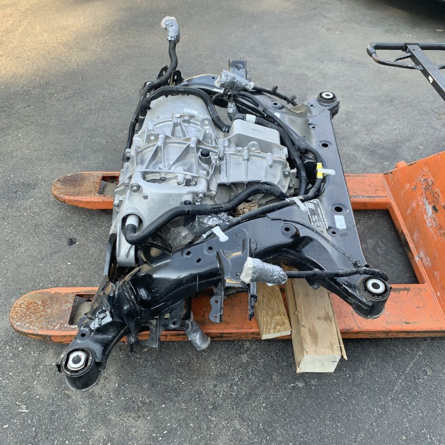 Used 2017-2023 Tesla Model 3 Rear Subframe Assembly OEM 1044580-00-D – photo 4