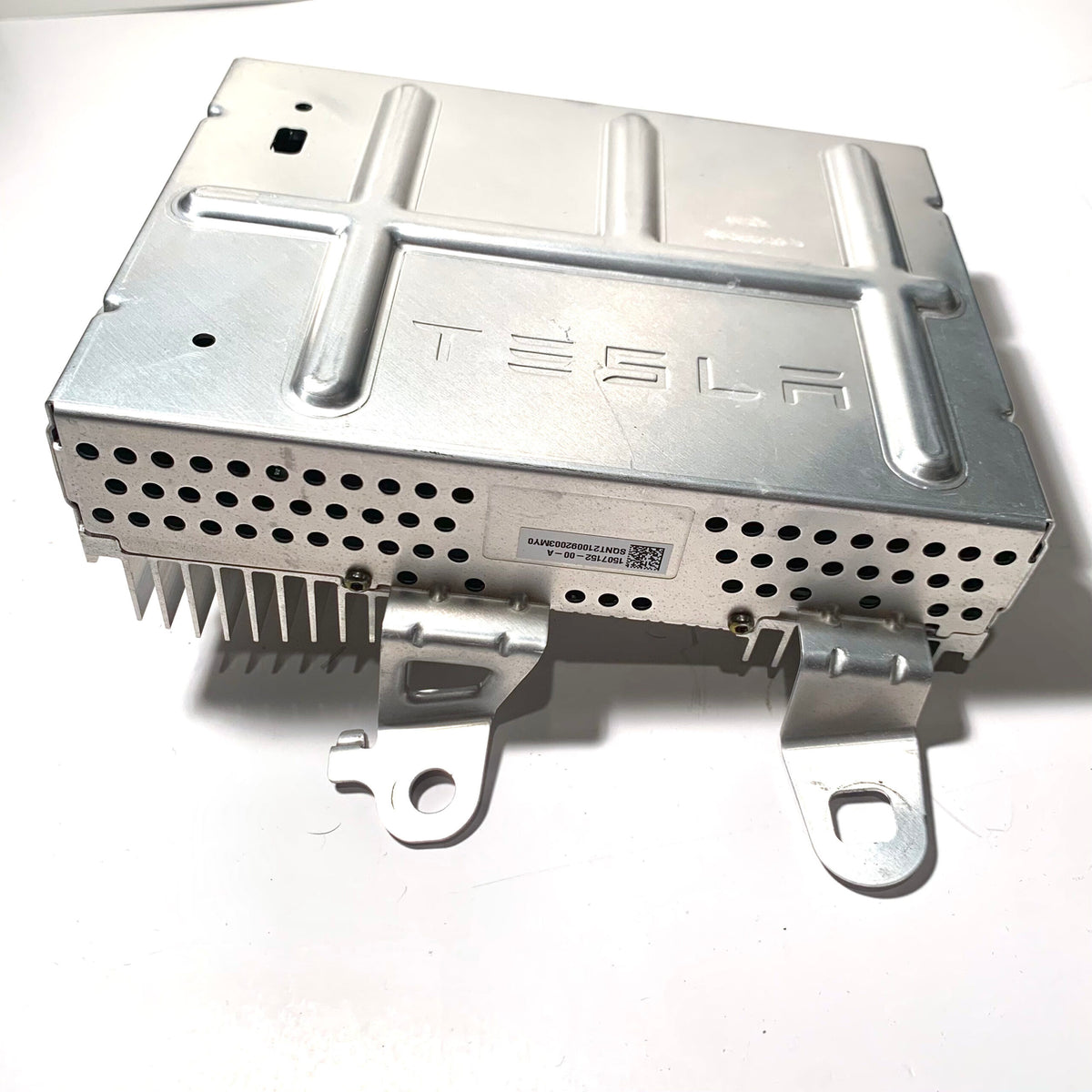 Used Tesla Model Y Audio Amplifier Assembly OEM 1507152-00-A – photo 2