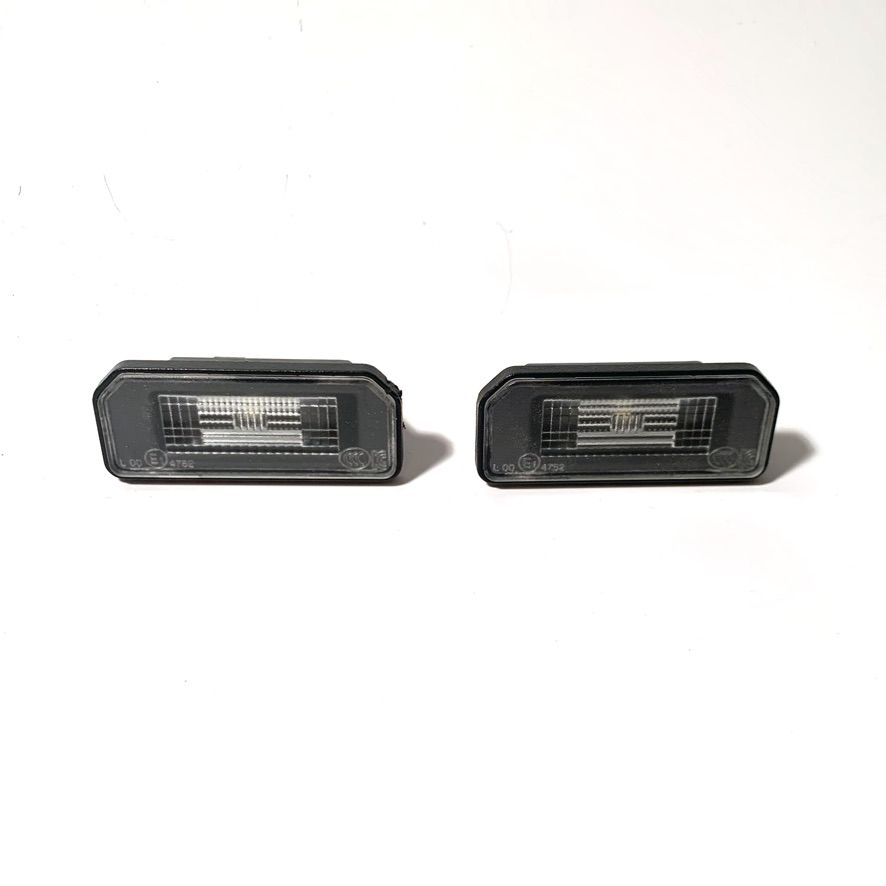 Used Tesla Model 3 / Model Y Rear License Plate Lamp OEM 1077408-00-E – photo 2