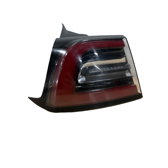 Tesla Model 3 / Model Y Rear Left Bodyside Tail Lamp – OEM 1077397