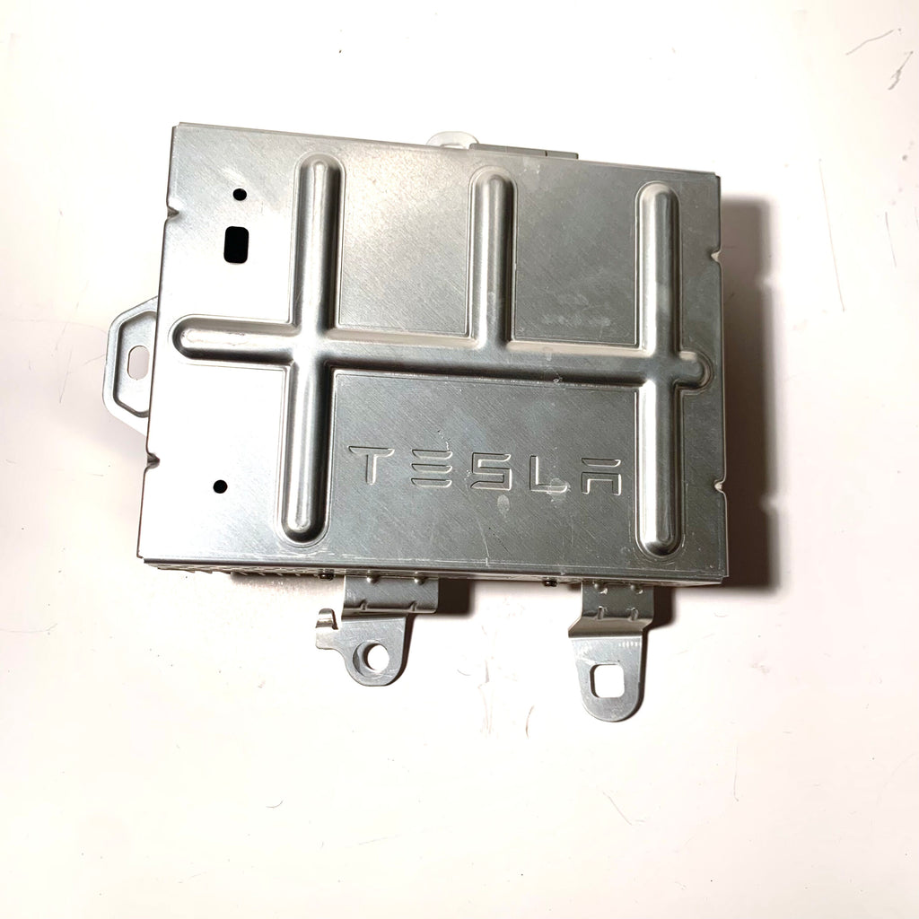 Used Tesla Model Y Audio Amplifier Assembly OEM 1507152-00-A – photo 5