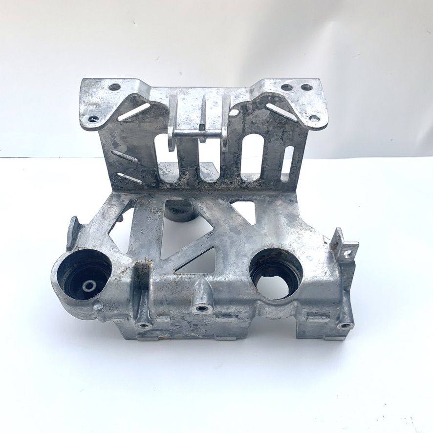 Used Tesla Model Y Air Conditioner Pump Bracket OEM 1500696-00-B – photo 3
