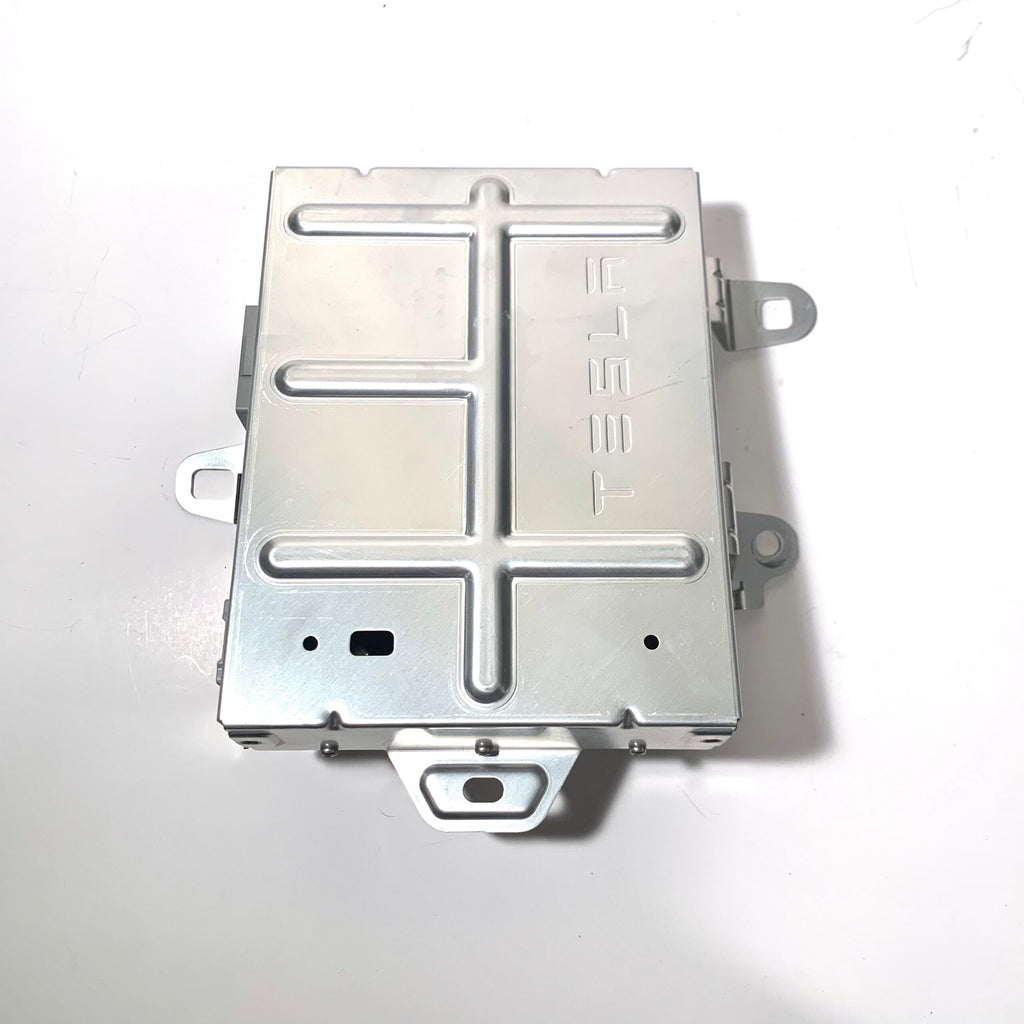 Used Tesla Model Y Audio Amplifier Assembly OEM 1507152-00-A – photo 4