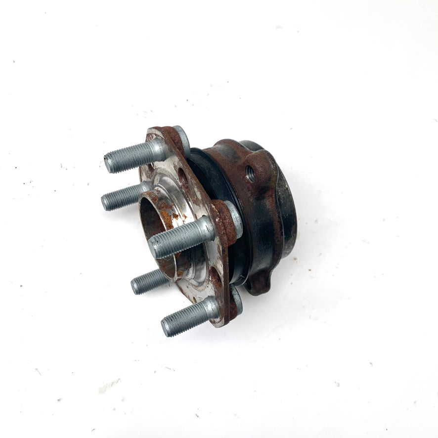 Used Tesla Model 3 / Model Y Driven Hub 142mm Flange OEM 1044123-00-B – photo 3