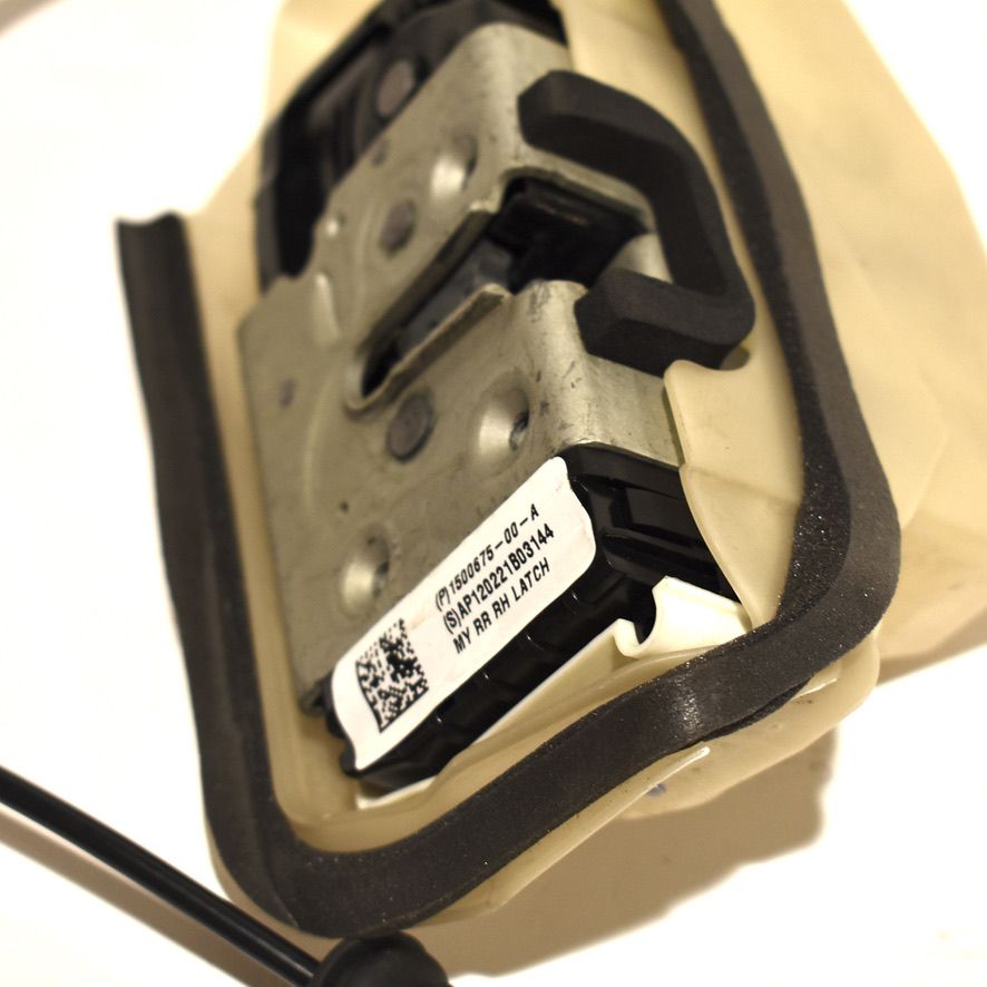 Used Tesla Model 3 / Model Y Rear Right Door Latch OEM 1500675-00-A – photo 5
