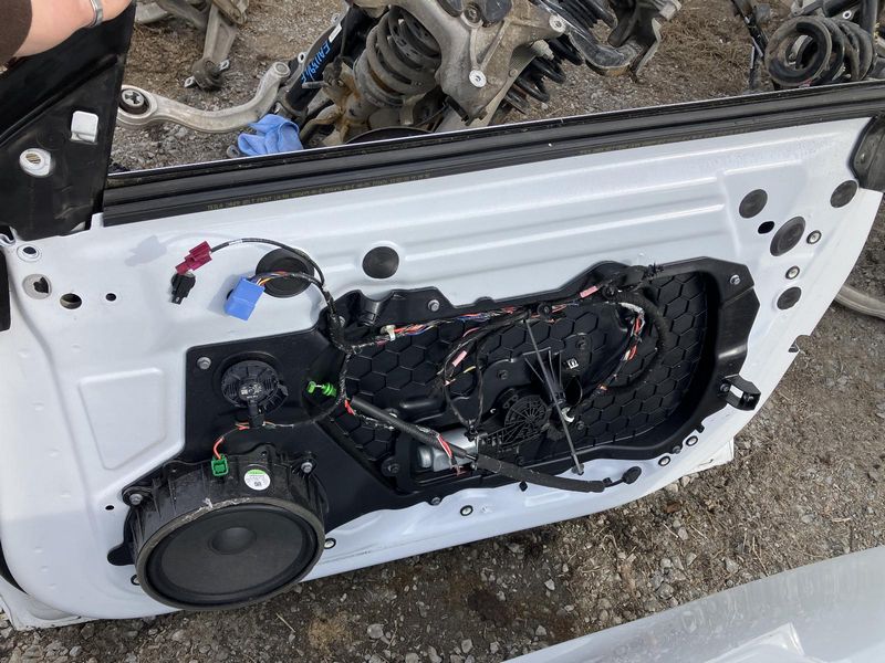 Used 2020 Tesla Model 3 front right door assembly white — part view 3; Elite stock EA1112