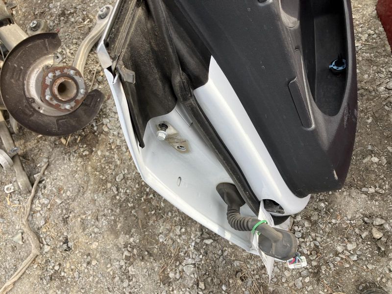 Used 2020 Tesla Model 3 rear right door white, original condition view 4; Elite EA1112