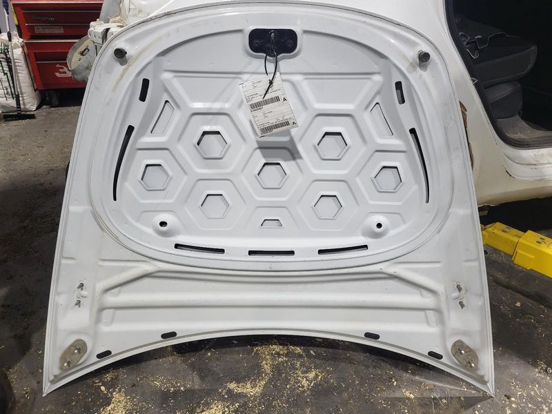 Original condition view 2, 2019 Model 3 hood White, Elite EA1127