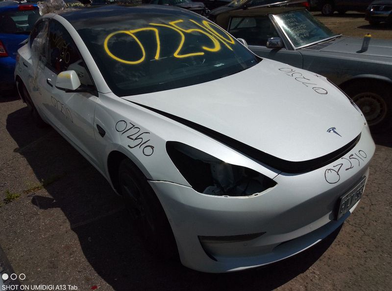 2022 Model 3 Front Bumper Assembly 072510 – original 4; donor vehicle reference only
