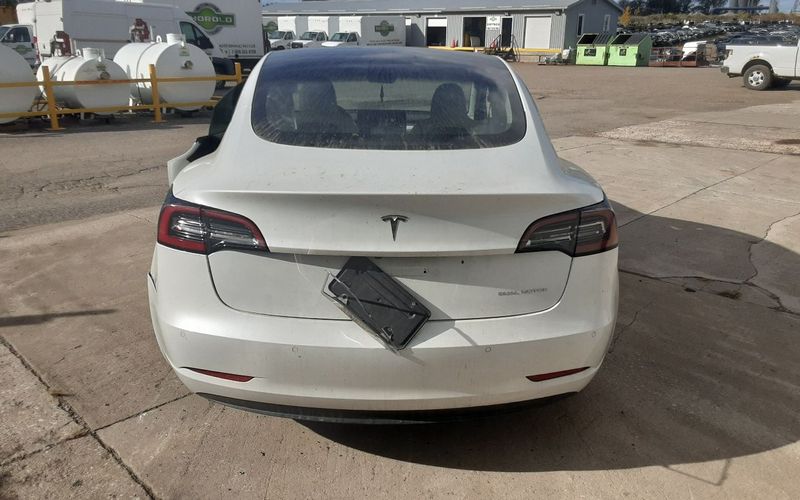 2021 Model 3 Trunk Lid Assembly 6K1904 – original 5; donor vehicle reference only
