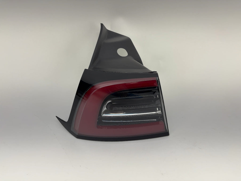 2018-2020 Tesla Model 3 Tail Lamp Rear Bodyside Left 1077397-00-F - photo 1