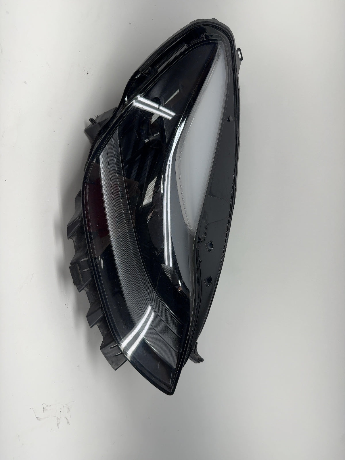2022-2023 Tesla Model 3 Global Headlamp Right 1514953-00-D - photo 1