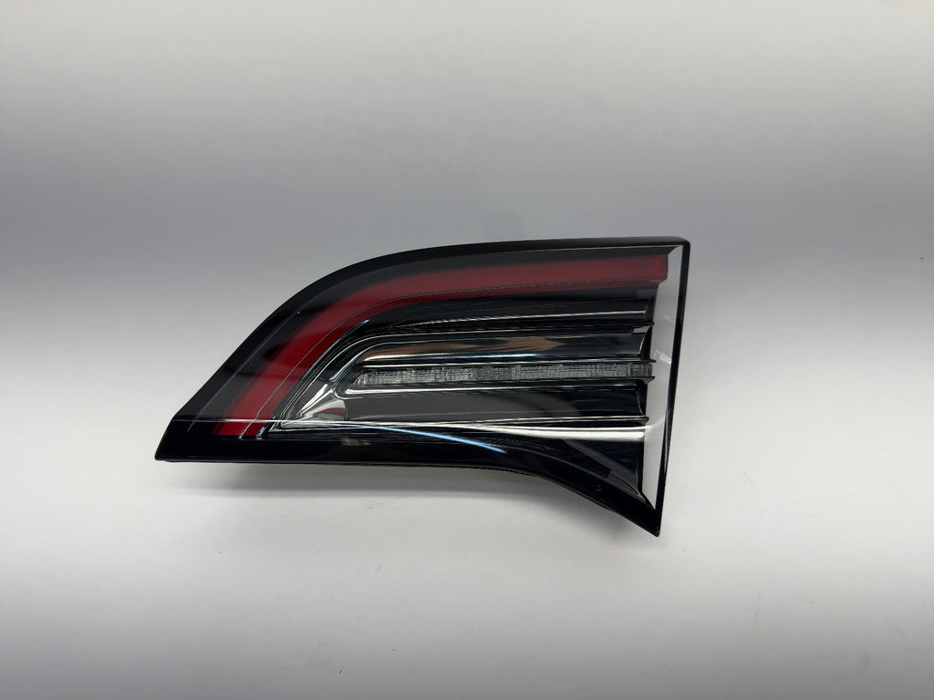 2023 Tesla Model 3 Right Tail Lamp Trunk Mounted Global 1502089-00-B - photo 1