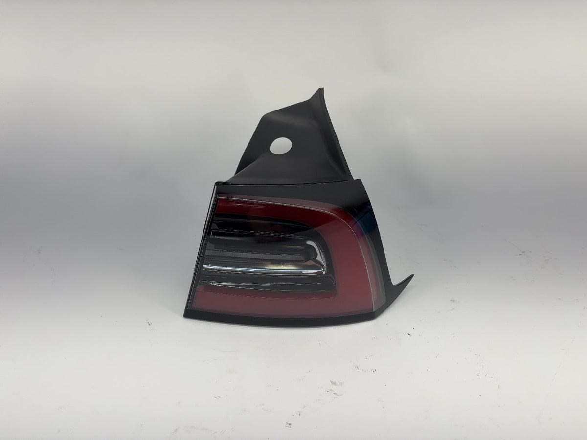 2021-2025 Tesla Model 3 Right Tail Lamp Quarter Mounted Global 1502087-00-D - photo 1
