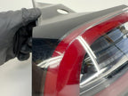 2021 Tesla Model 3 Tail Lamp Rear Bodyside Left 1077397-00-G - photo 2