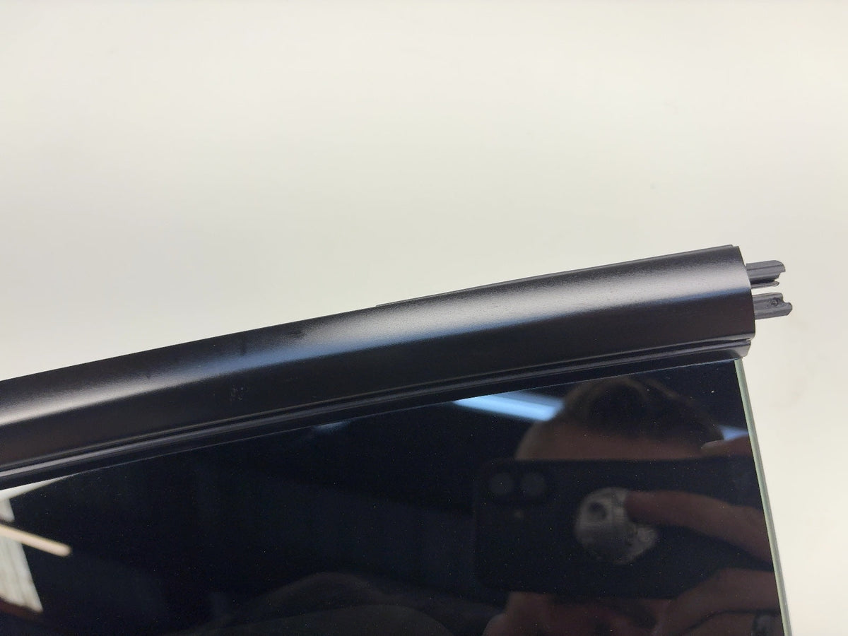 2021-2023 Tesla Model Y Right Quarter Glass 1495741-99-H - photo 2