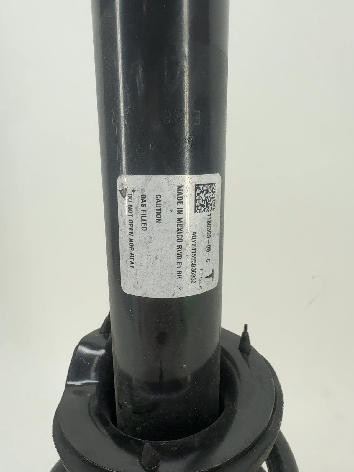 2024 Tesla Model Y Front Right Strut Absorber 1188369-00-C - photo 2