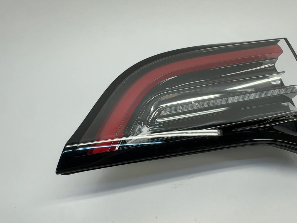 2023 Tesla Model 3 Right Tail Lamp Trunk Mounted Global 1502089-00-B - photo 2