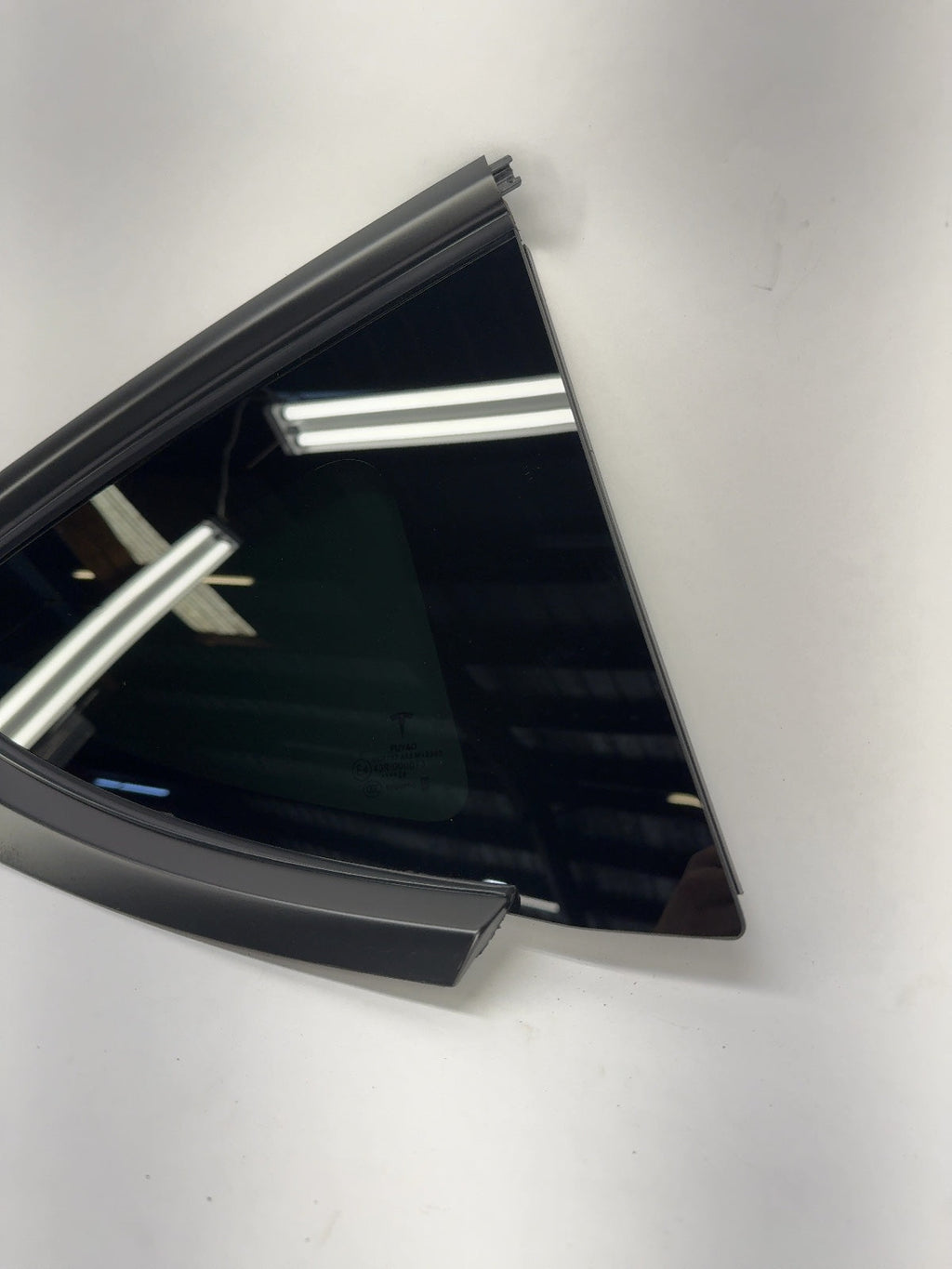 2024 Tesla Model Y Right Quarter Glass 1495741-00-H - photo 2
