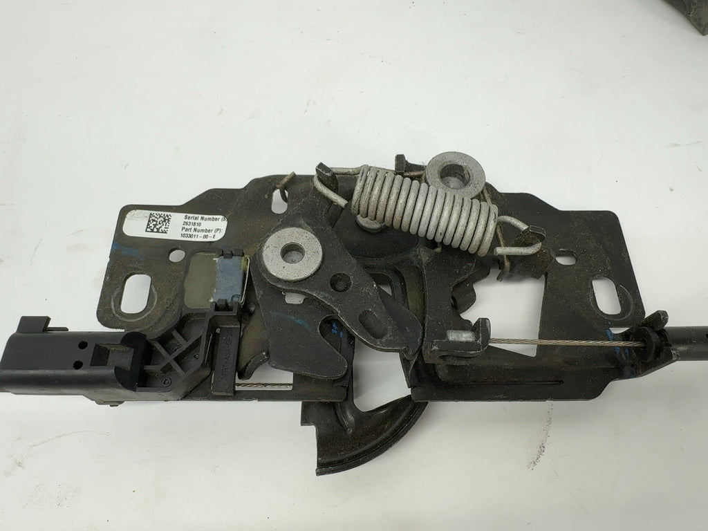 Existing store photo: Tesla OEM 1033011-00-E - image 2