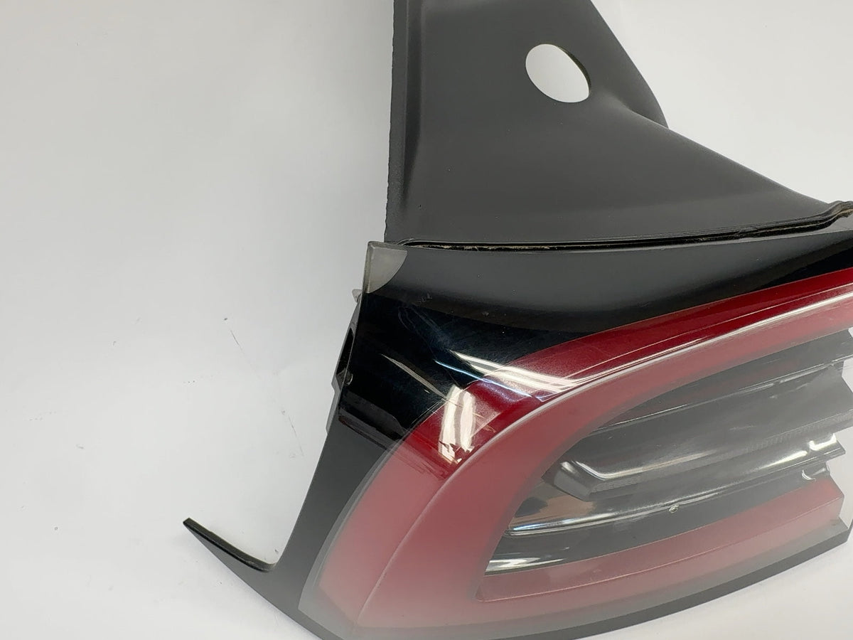 2021-2025 Tesla Model 3 Left Tail Lamp Quarter Mounted Global 1502086-00-D - photo 2