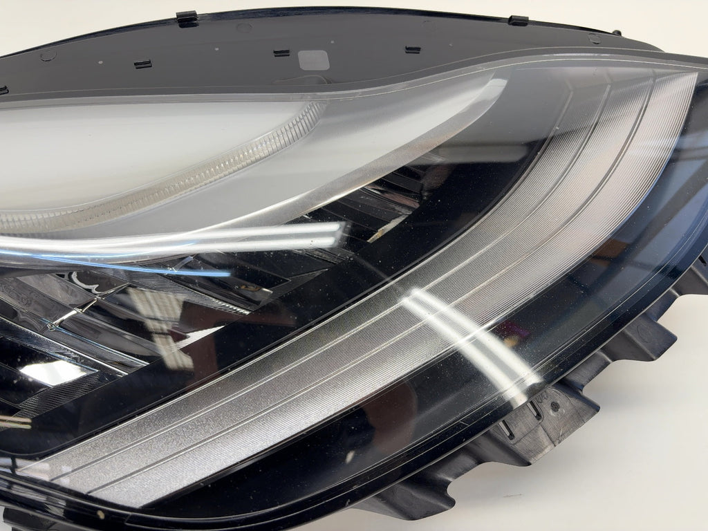 2021 Tesla Model Y Right Headlamp 1077372-00-K - photo 3