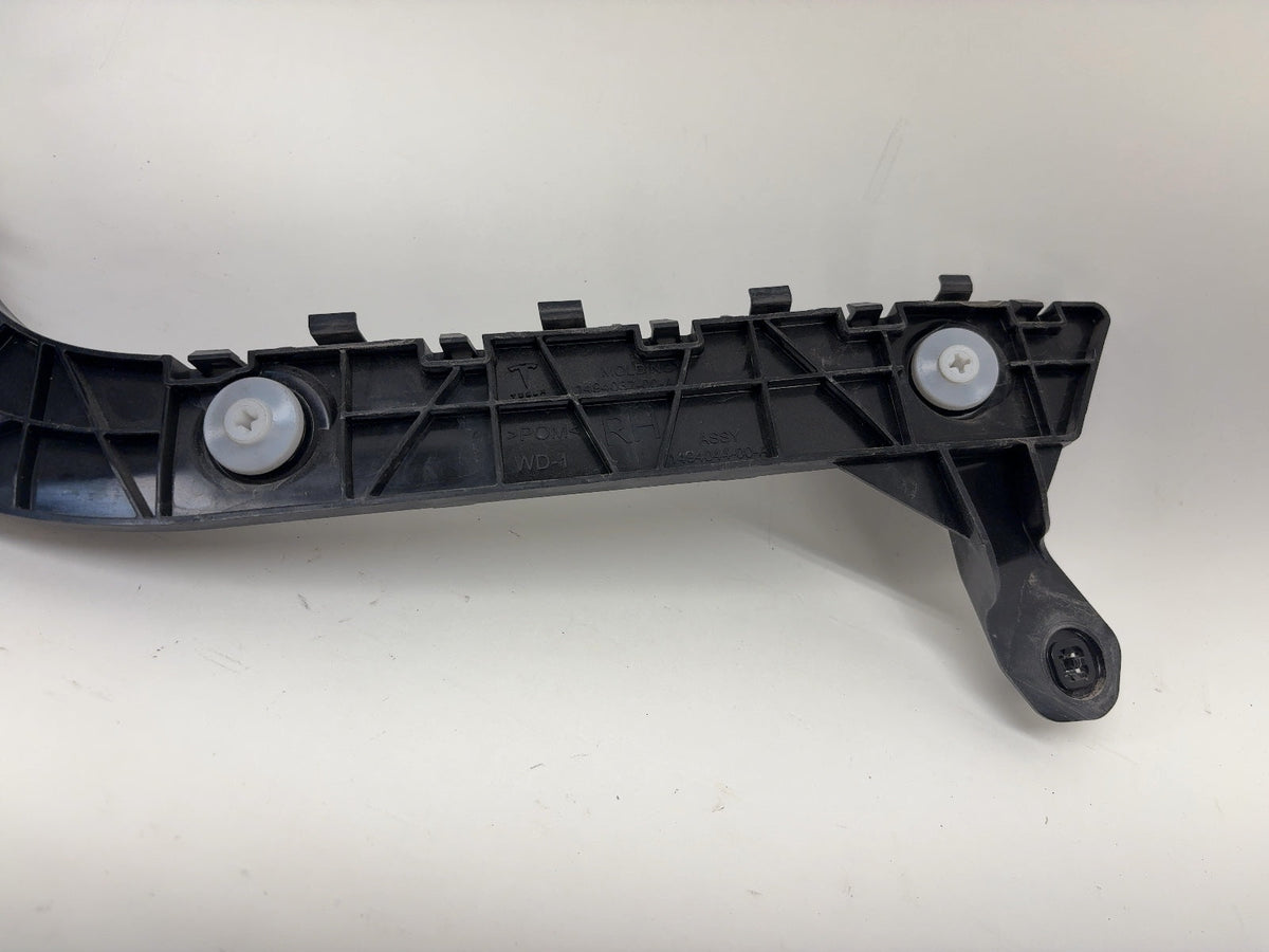 2023 Tesla Model Y Rear Right Bumper Retainer Bracket 1494037-00-A - photo 3