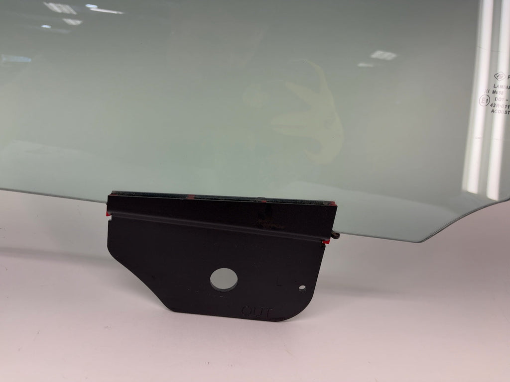 2022-2023 Tesla Model Y Front Left Door Glass Laminated 1582616-00-B - photo 3