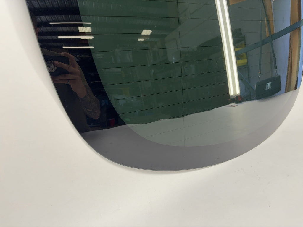 2022 Tesla Model Y Trunk Lid Glass 1509126-00-D - photo 3