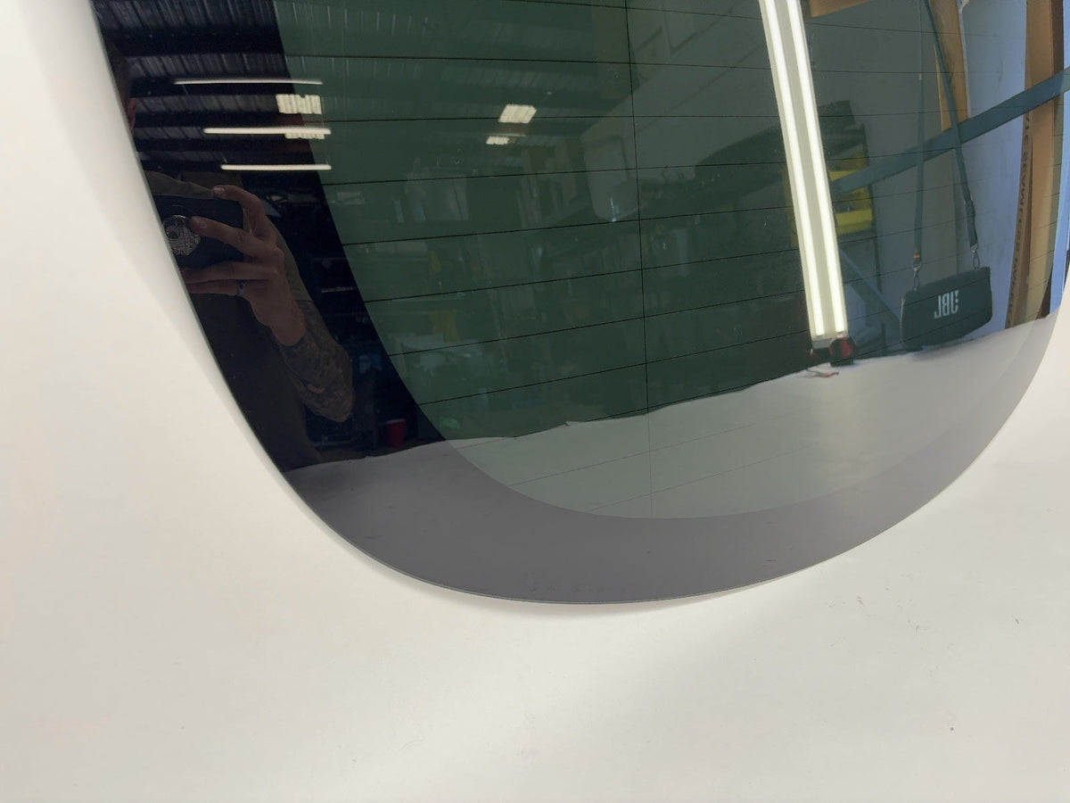 2022 Tesla Model Y Trunk Lid Glass 1509126-00-D - photo 3