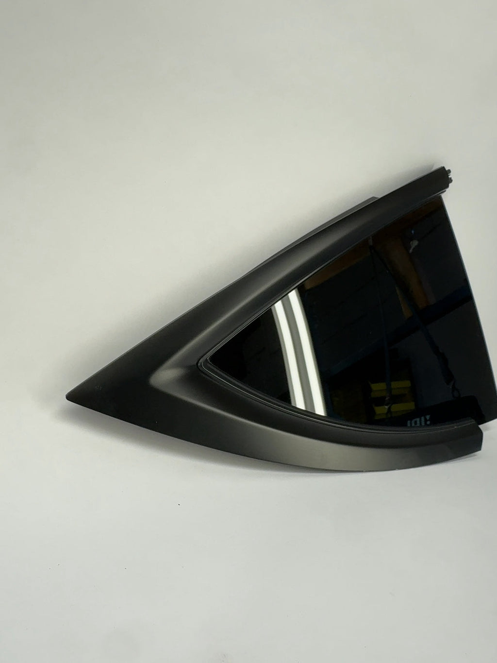 2023-2025 Tesla Model Y Right Quarter Glass 1495741-00-J - photo 3