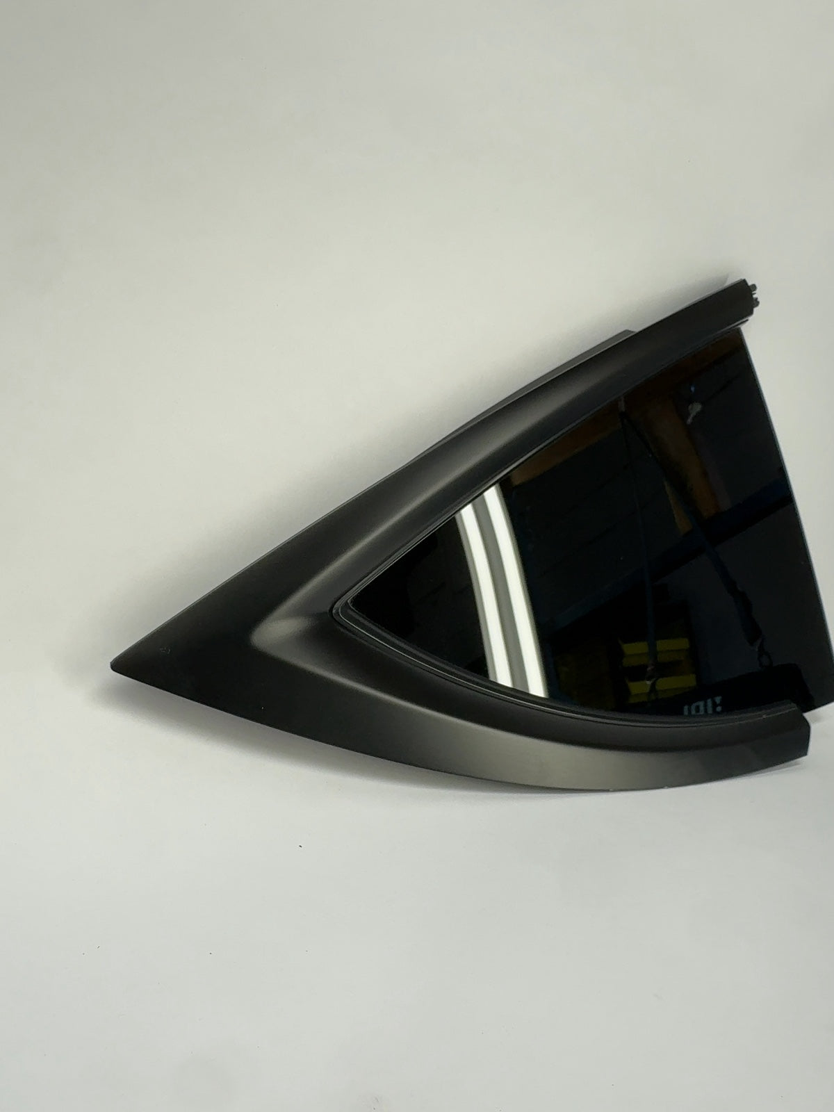 2023-2025 Tesla Model Y Right Quarter Glass 1495741-00-J - photo 3