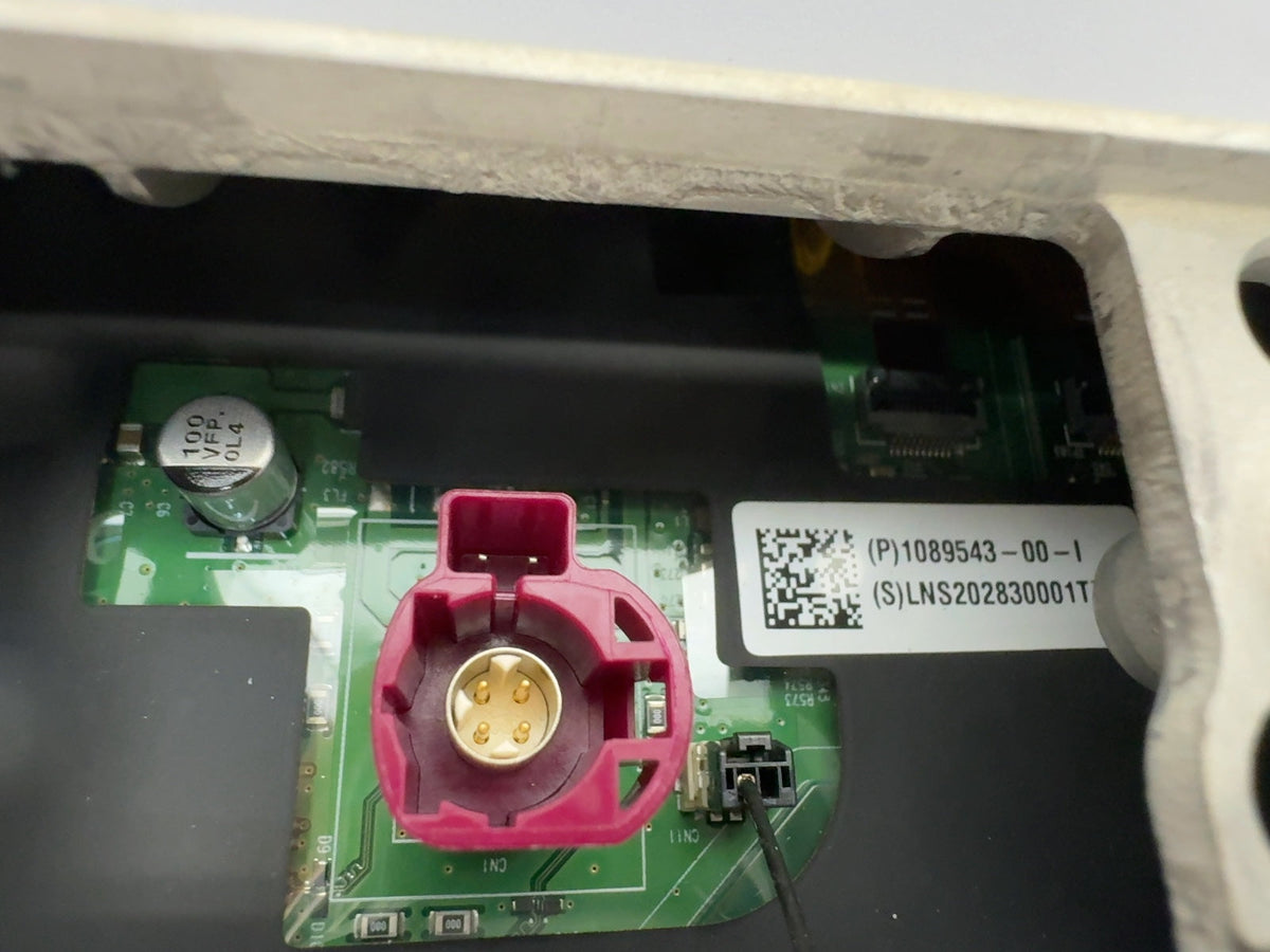 2020-2021 Tesla Model 3 Center Display 1089543-00-H - photo 4