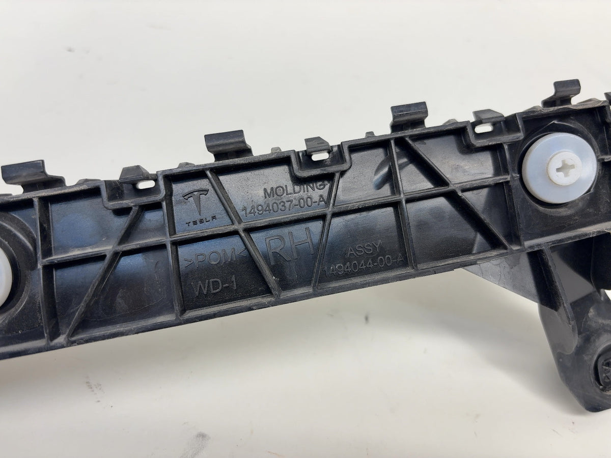 2023 Tesla Model Y Rear Right Bumper Retainer Bracket 1494037-00-A - photo 5