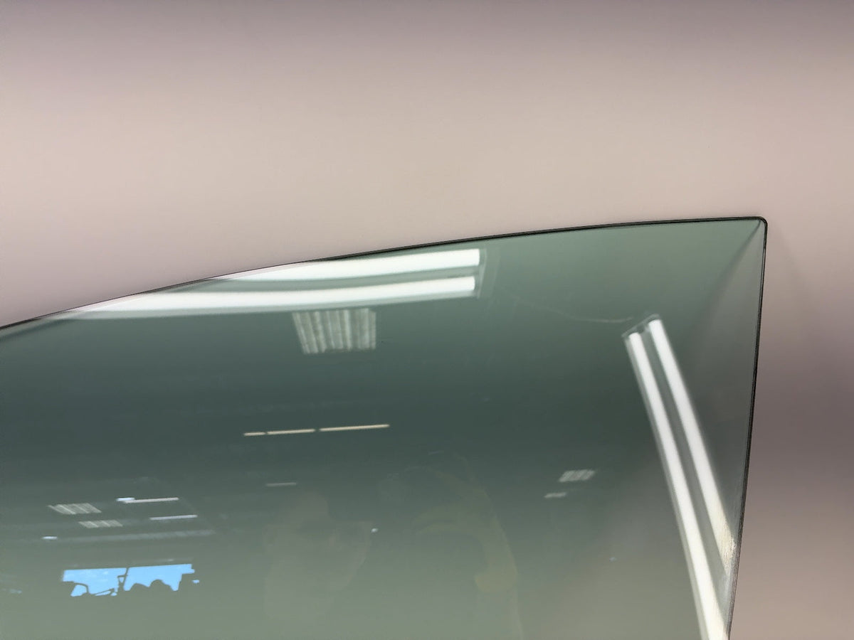 2022-2023 Tesla Model Y Front Left Door Glass Laminated 1582616-00-B - photo 5
